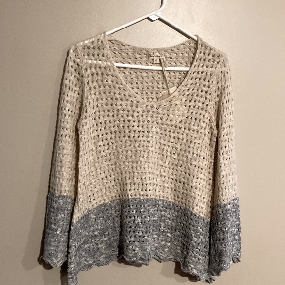 Hem &Thread sweater Size S - Picture 2 of 7